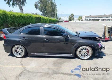 2015 Mitsubishi Lancer Evolution Gsr z USA, uszkodzony, nr VIN JA32W8FV3FU008103